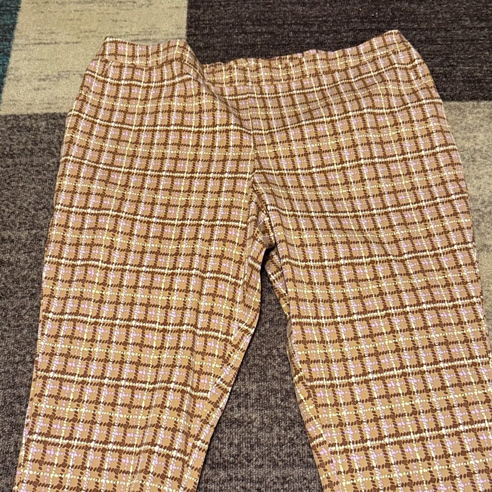 Isaac Mizrahi  Women’s Plaid Bottoms in Brown, Tan and Purple. NWOT